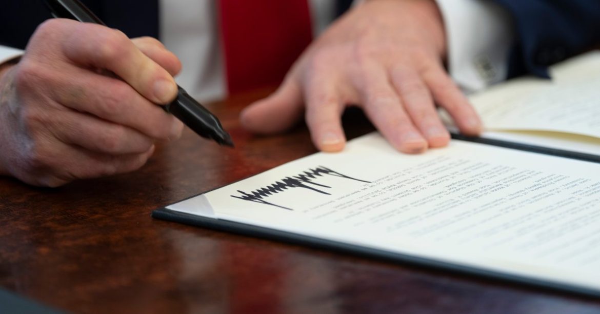 Will Trump Implement His $2000 Stimulus Checks for Americans in 2026? Here’s the Latest