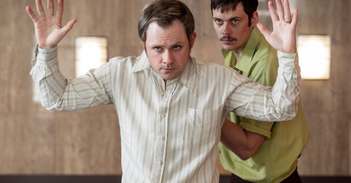 The Wild True Story Behind <i>Dead Man’s Wire</i>