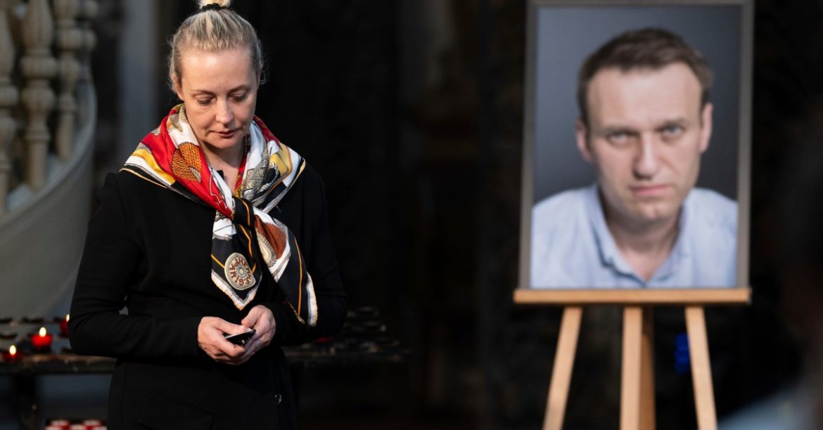 Russian Opposition Leader Navalny Poisoned With Deadly ‘Dart Frog’ Toxin, European Governments Say